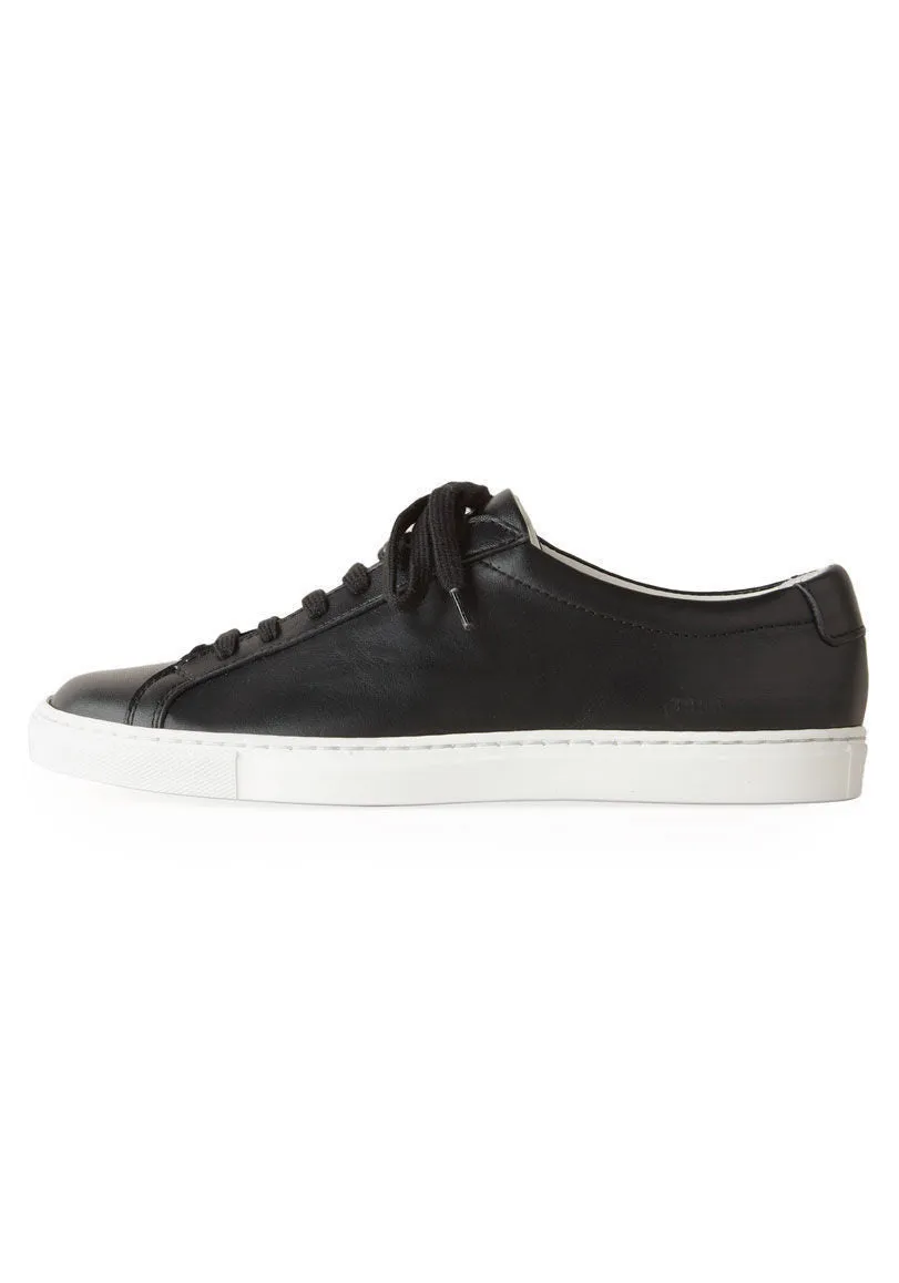 Achilles Sneaker