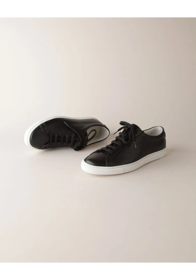 Achilles Sneaker