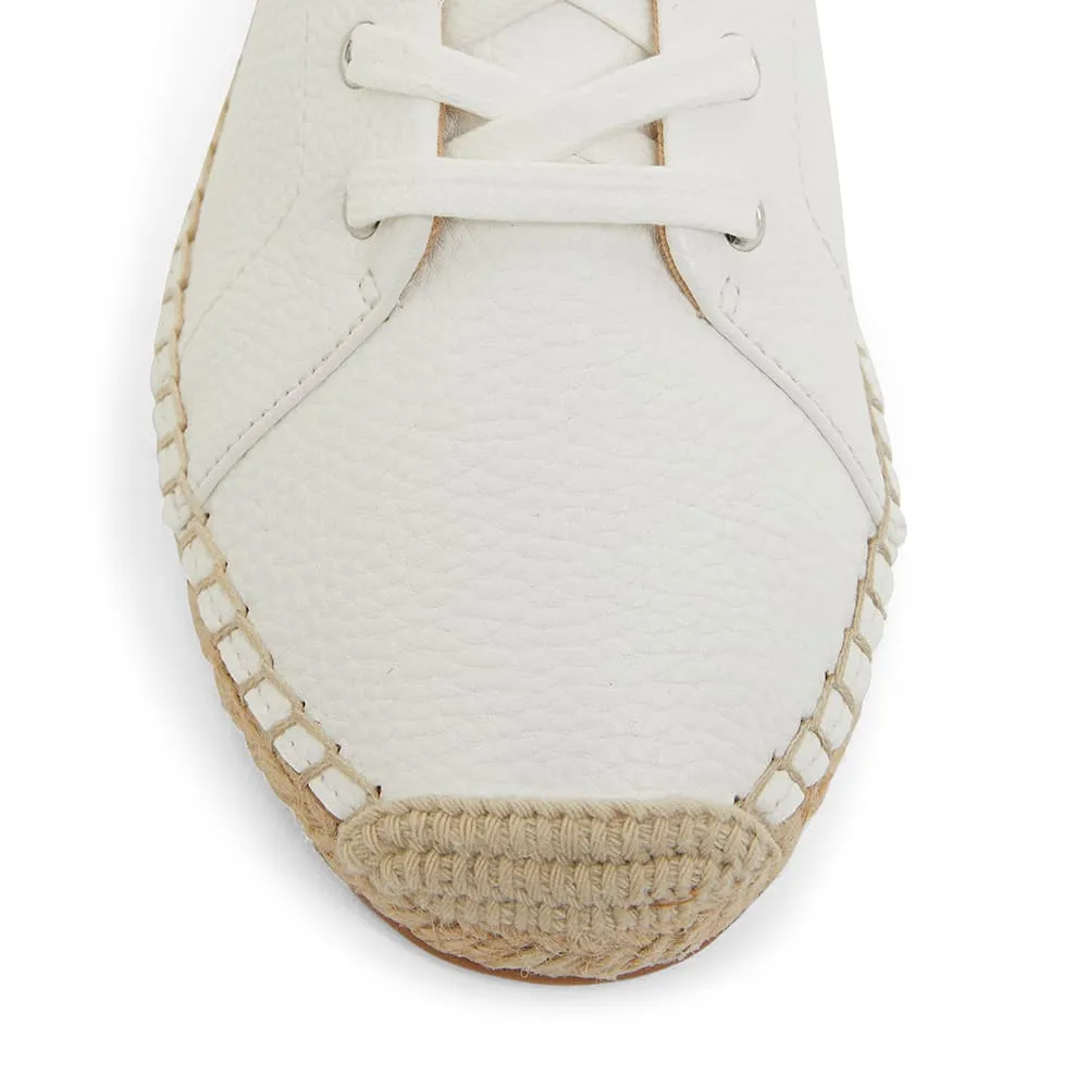 Bayside Sneaker in White Smooth