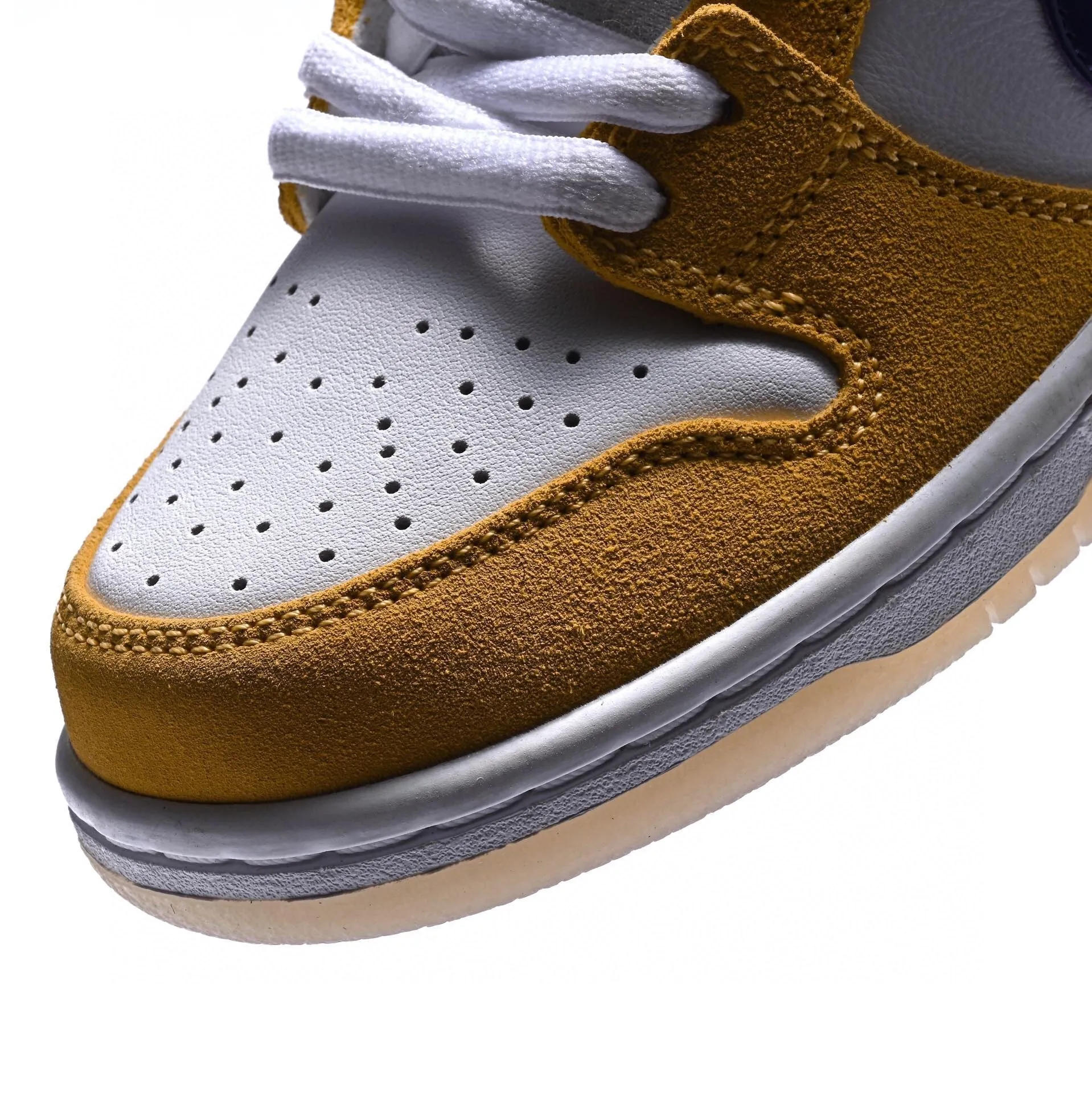 CE - NKE DUNK Purple Lakers