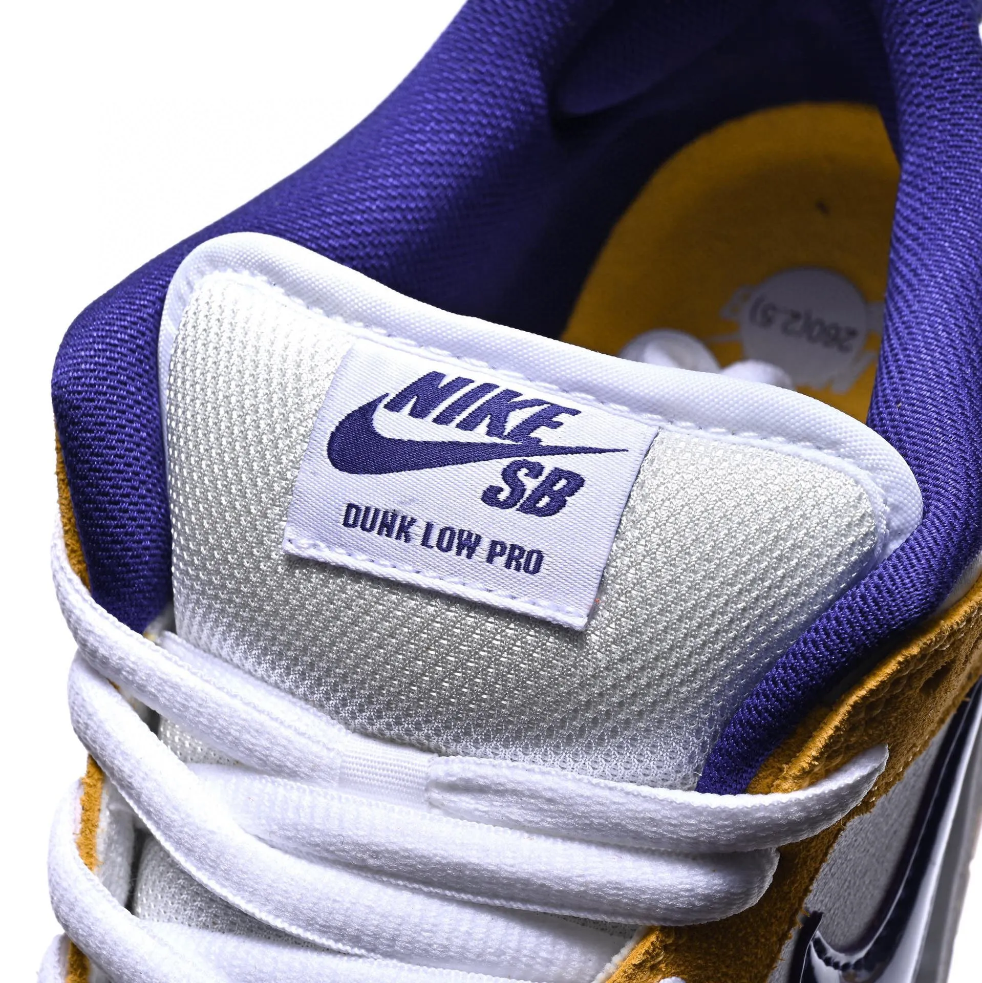 CE - NKE DUNK Purple Lakers