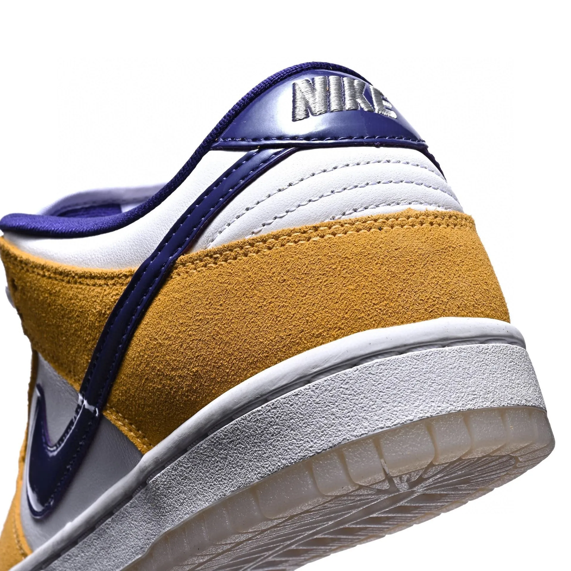 CE - NKE DUNK Purple Lakers