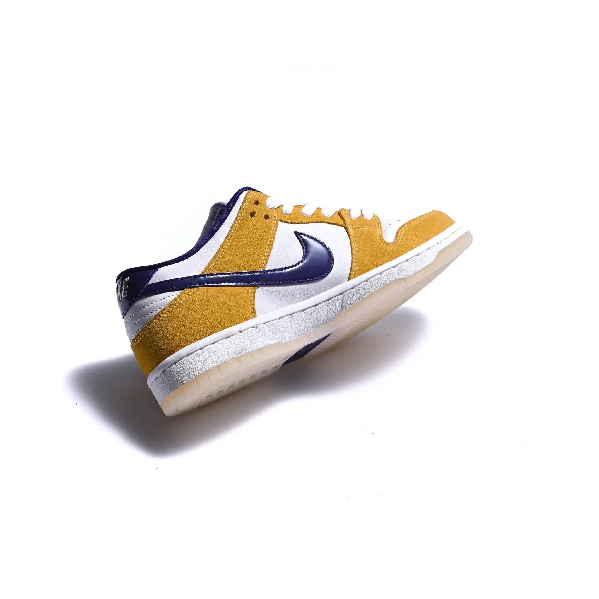 CE - NKE DUNK Purple Lakers