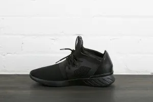 Copy of All Black Sneaker Right Foot