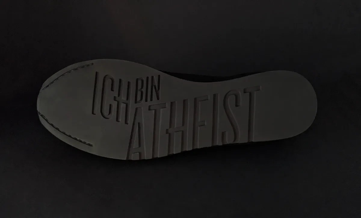 DAS BLACKEST SNEAKER
