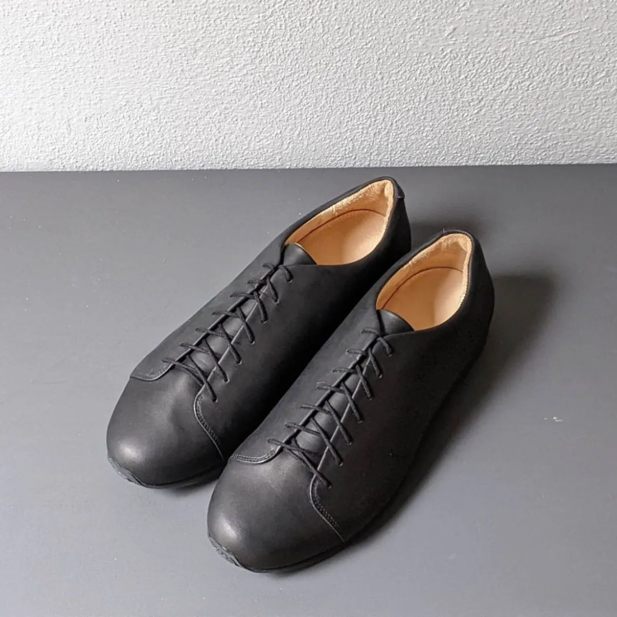 DAS BLACKEST SNEAKER