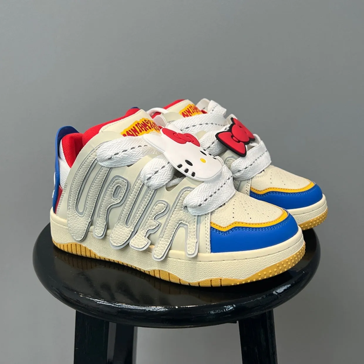Hello Kitty Winter Women &#39;S Shoes kuroumi Platform Stitching Letter Shoes Bread Skateboard Shoes Fashion Casual Shoes