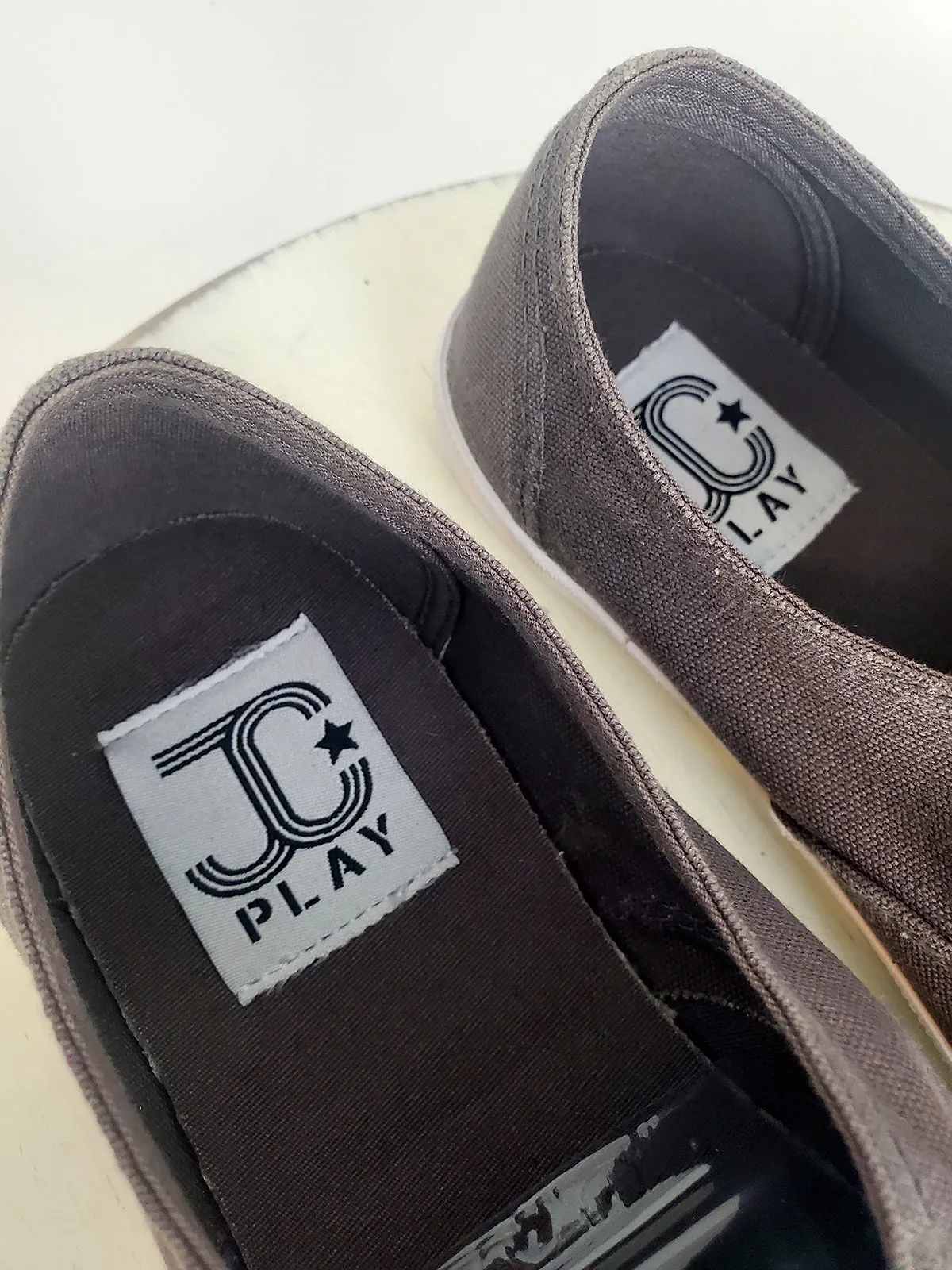 Jeffrey Campbell JC Play Size 9 Gray Slip-On Sneakers