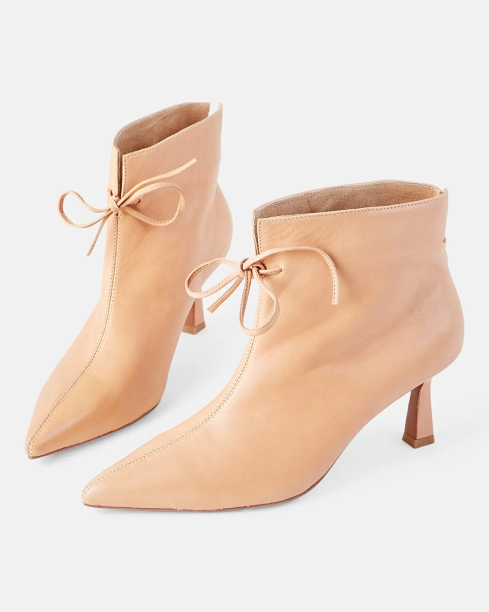 Jess Dempsey x Walnut Melbourne Jackie Leather Boot - Latte