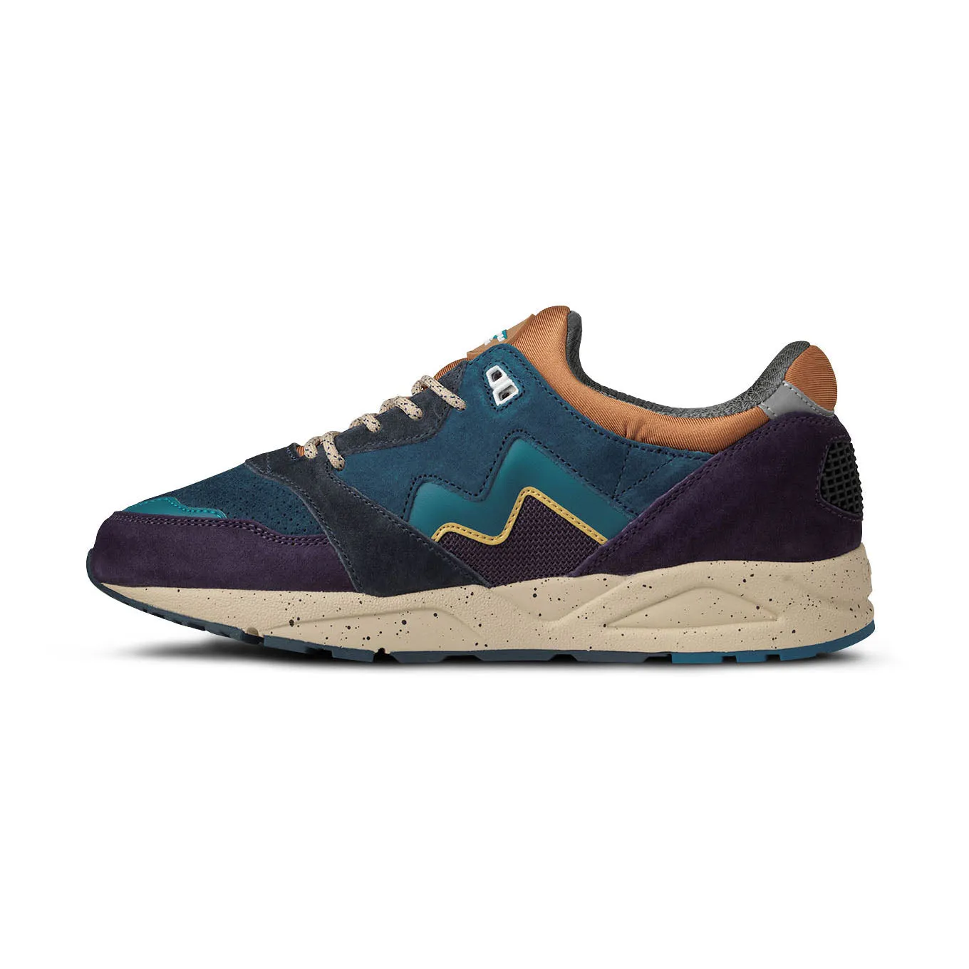 Karhu Aria 95 'Polar Nights'