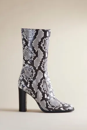 Lauryn Boot in Python