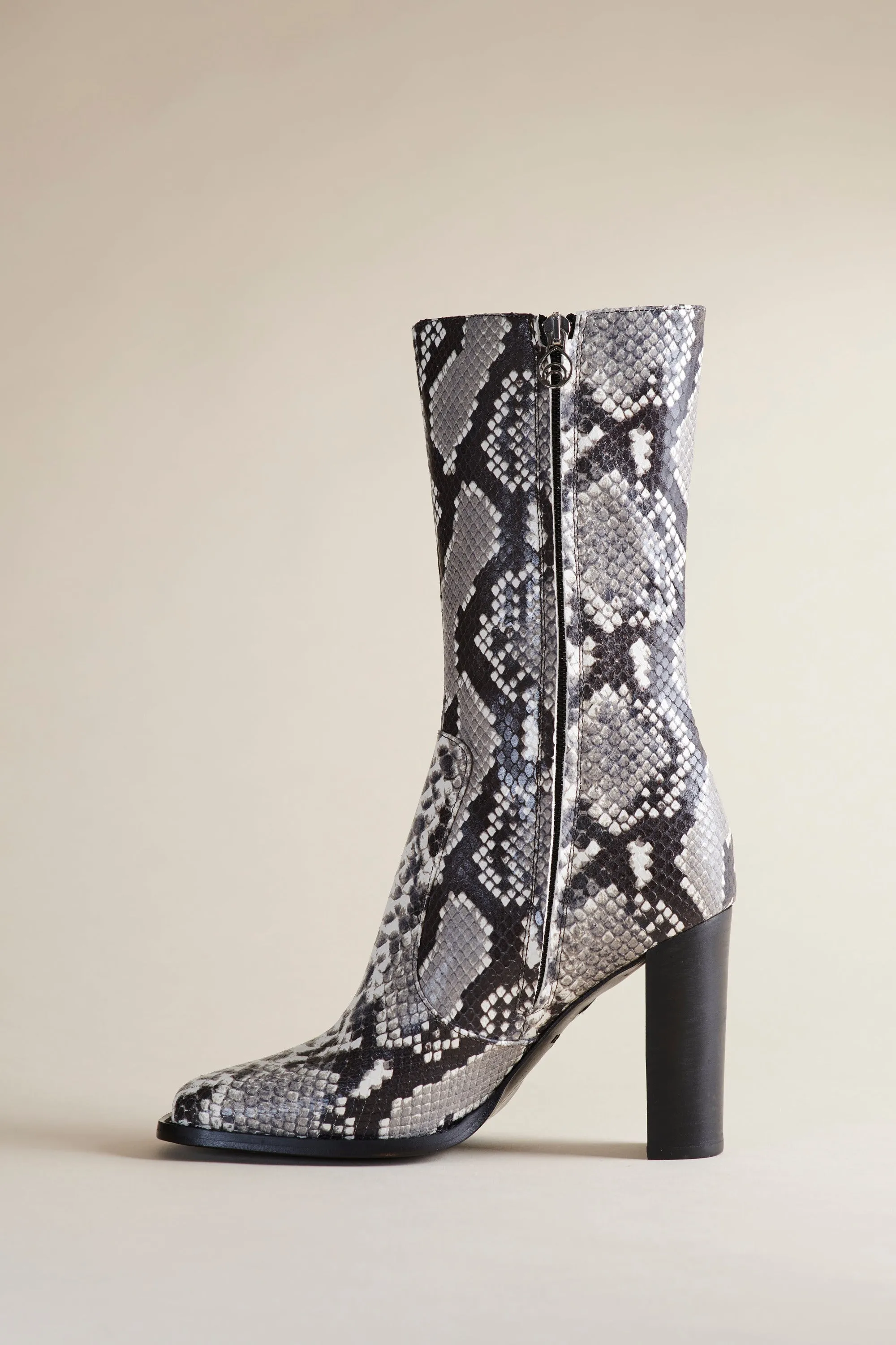 Lauryn Boot in Python