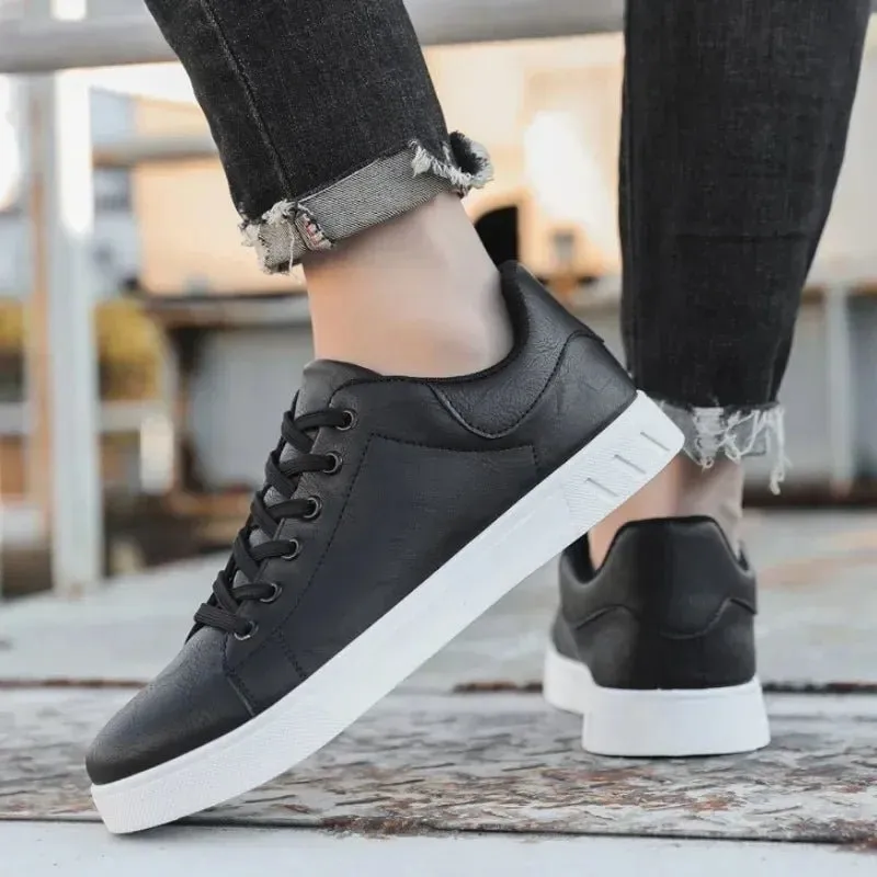 Modern Men's PU Leather Skate Shoes: Durable Design, Breathable Comfort, Enhanced Traction