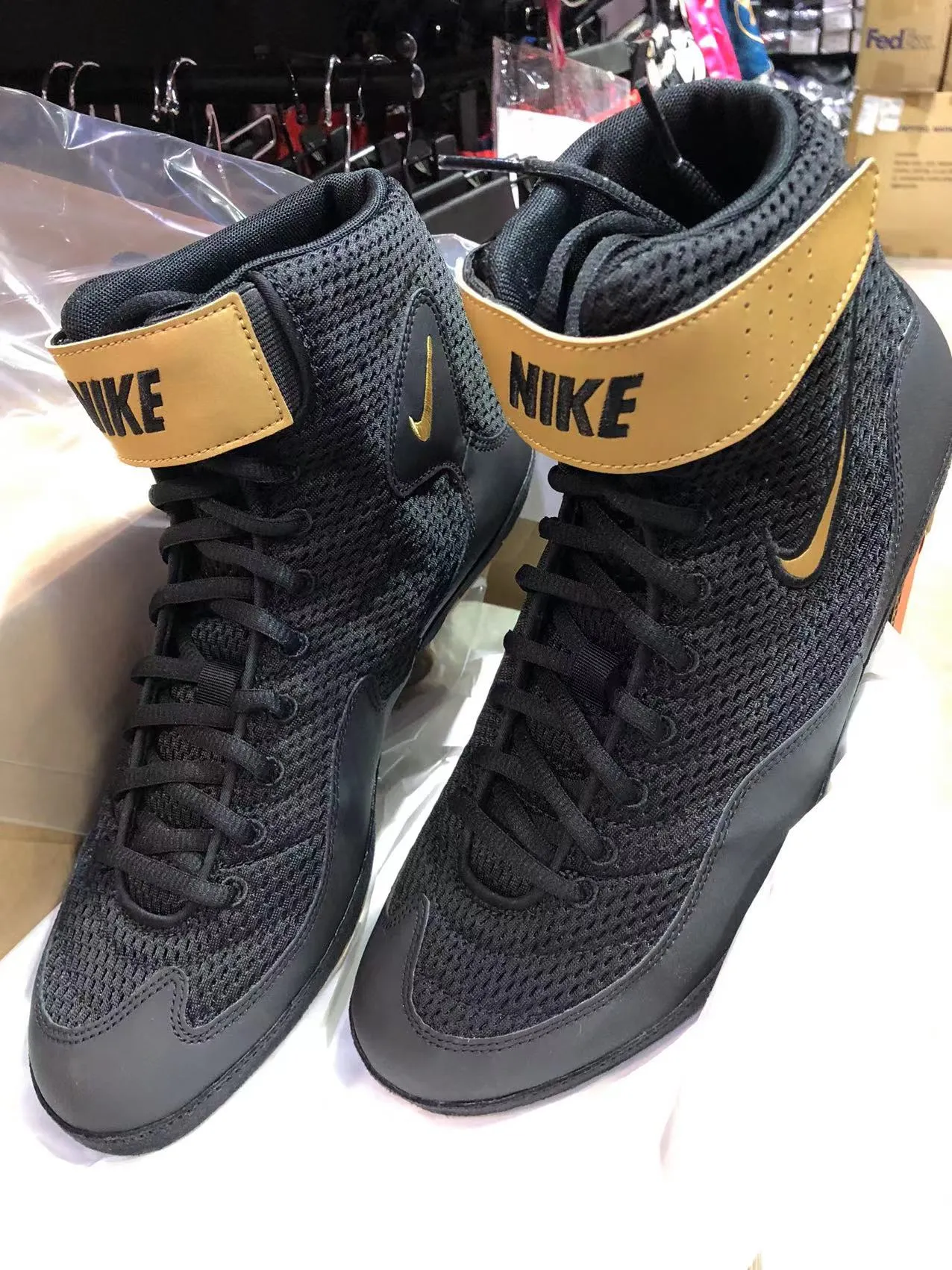 NIKE INFLICT 3 WRESTLING PROFESSIONAL BOXING SHOES BOXING BOOTS US 8.5-11 Black-Gold