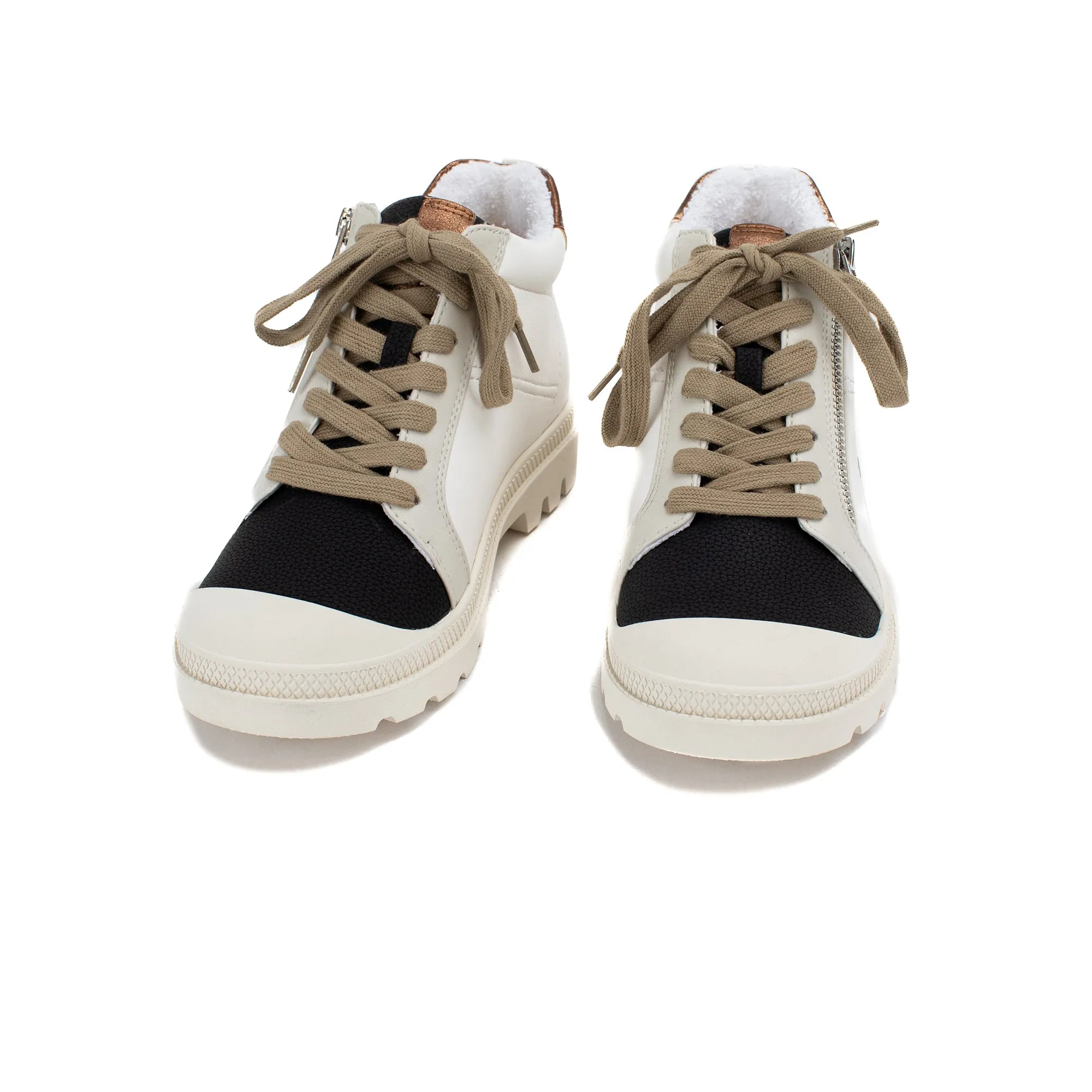 Parrott Sneaker