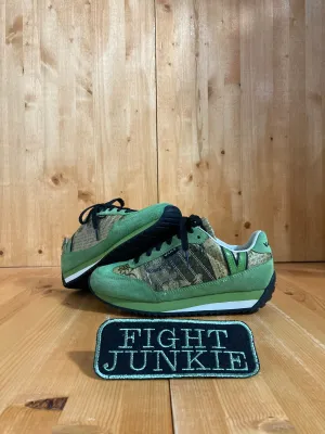 RARE! VANS KAKKI Womens Size 6.5 Suede Shoes Sneakers Green 39462-73