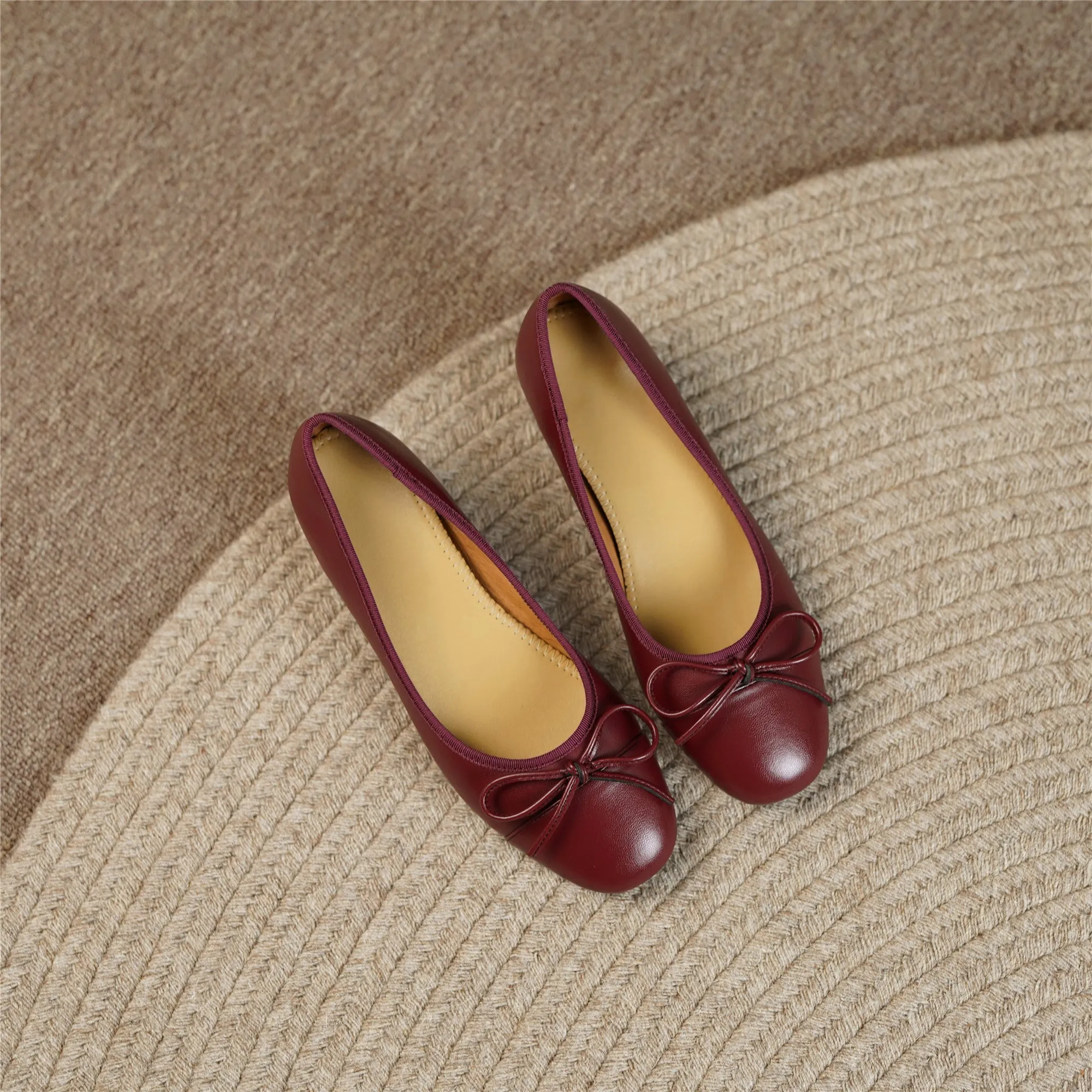TinaCus Women's Genuine Leather Handmade Cute Bow Knot Slip On Round Toe Low Chunky Heel Ballet Pumps