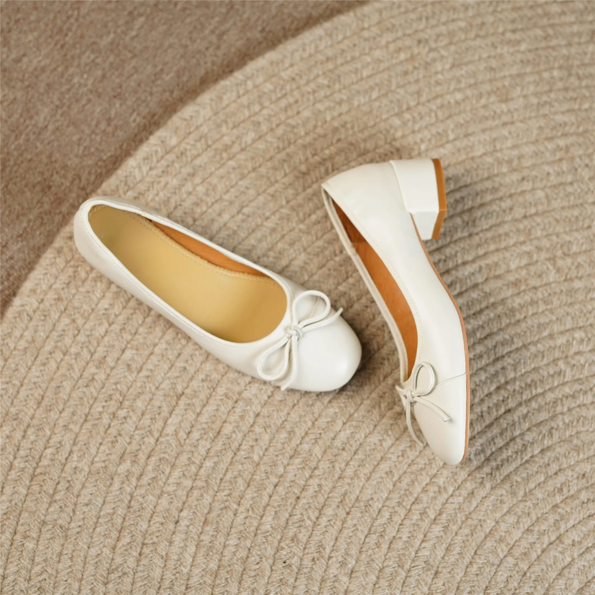 TinaCus Women's Genuine Leather Handmade Cute Bow Knot Slip On Round Toe Low Chunky Heel Ballet Pumps