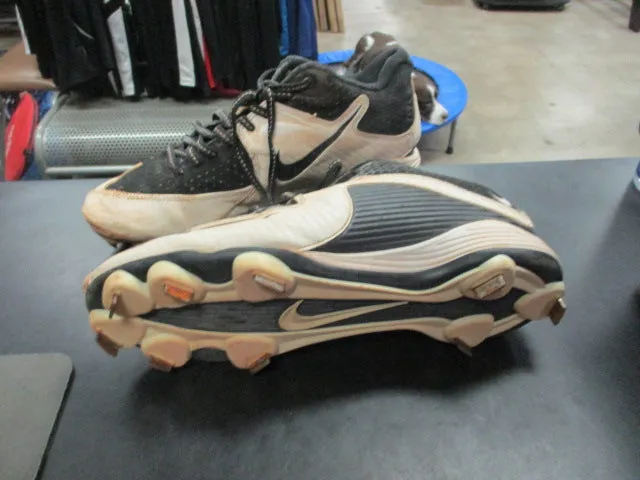 Used Nike Metal Cleats Size 6