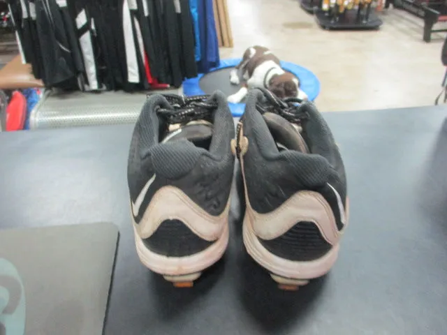 Used Nike Metal Cleats Size 6