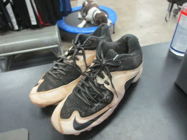 Used Nike Metal Cleats Size 6
