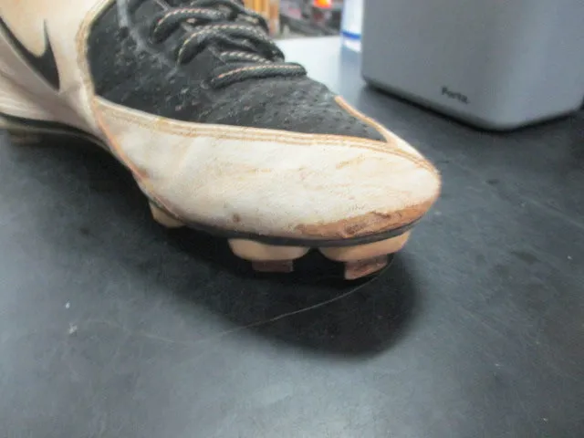 Used Nike Metal Cleats Size 6